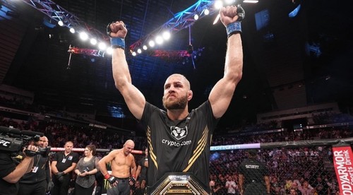 Česko má prvého šampióna UFC v histórii