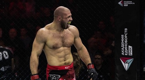 Našli súpera pre Jonesa? Nezdolaný Rus mieri do UFC