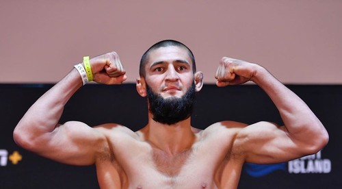 UFC: Čimajev prepísal históriu. Whittaker bližšie k titulovej šanci