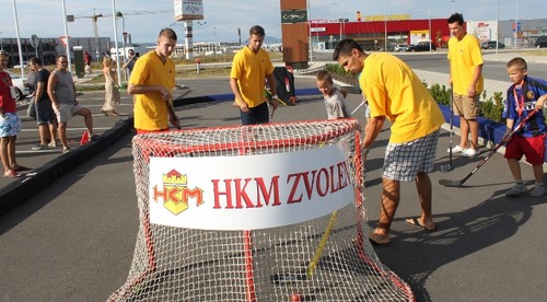 Extraligisti hrali na parkovisku