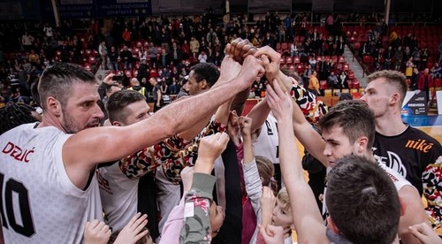 Ďalší slovenský klub ide virtuálne vypredať halu