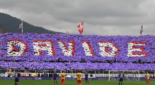 Fiorentina bez svojho kapitána. Nádherné choreo na jeho počesť