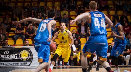 Inter aj Prievidza podľa predpokladov, Komárno víťazne v Leviciach