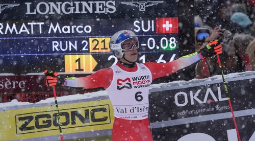 Skvelý Odermatt vyhral štvrtýkrát za sebou obrák vo Val d'Isere
