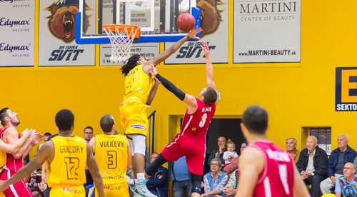 Víťaznú sériu natiahol Svit po triumfe na palubovke Komárna