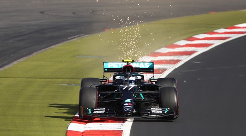 VC Eifelu: Bottas dominoval v kvalifikácii. Hülkenberg pri ďalšom návrate posledný