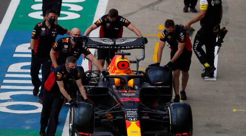Čo stihnete spraviť za 8 sekúnd? Mechanici Red Bullu vymenia 16 párov pneumatík