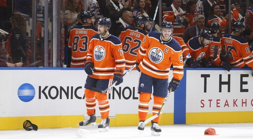 McDavid vstúpil do sezóny ako kráľ. Famóznym hetrikom