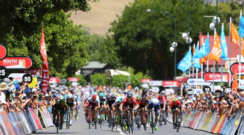 Peter Sagan štvrtý v 2. etape. Hromadný šprint pre Austrálčana Ewana