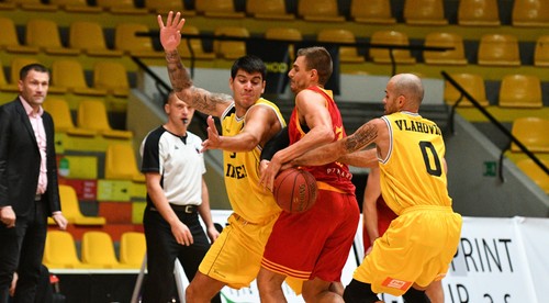 Inter sa udržal na čele. V predohrávke zdolal tesne Košice