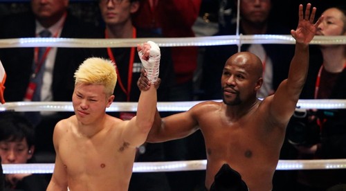 Mayweatherova exhibícia mohla byť "fake"