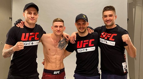 Dvořák pri premiére v UFC zvíťazil!