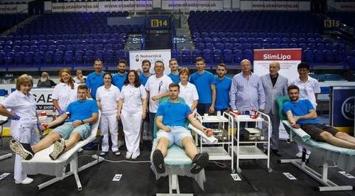 Oceliari aj fanúšikovia HC Košice dnes darovali najvzácnejšiu tekutinu