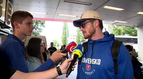 VIDEO: Hokejisti sa po šampionáte úspešne vrátili na Slovensko