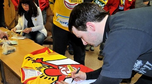 Fotogaléria z odovzdávania dresov Dobrého anjela