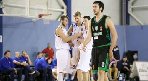 Karlovka kolektívnym výkonom zdolala baníkov z Handlovej