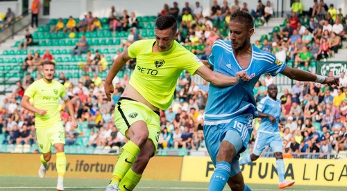 Gólová hlavička Salátu rozhodla o víťazstve Slovana pod Dubňom