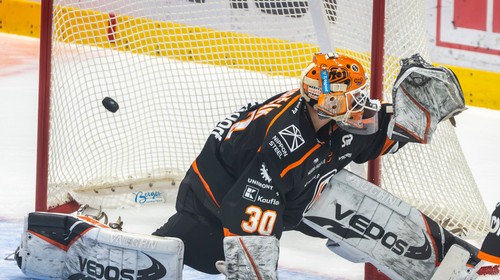 Hádka na ľade! Ostrá výmena názorov medzi hráčom a rozhodcom