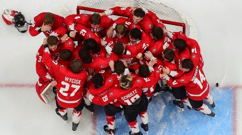 Kanada deklasovala USA vo finále vysoko 8:1