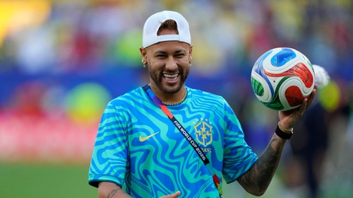 Neymar s vášnivými oslavami po zápase priamo pred súperom