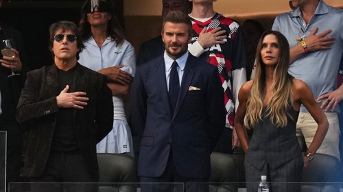 Svetové celebrity sledovali triumf USA na MS. V hľadisku Beckham, Cruise aj DiCaprio