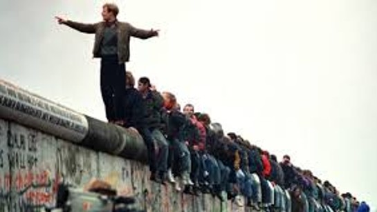 Centrála - Historie antikomunismu