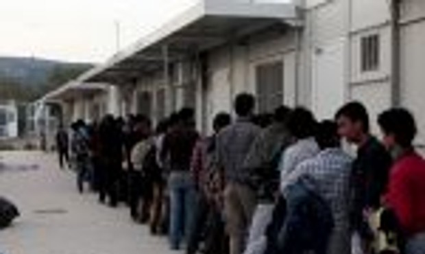 EP a členské štáty sa dohodli na deportačných centrách pre migrantov