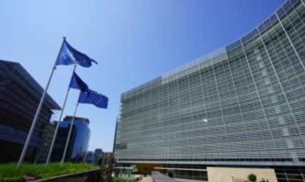 EK poskytuje usmernenia, ako dodržiavať zjednodušené pravidlá vykazovania podľa taxonómie EÚ