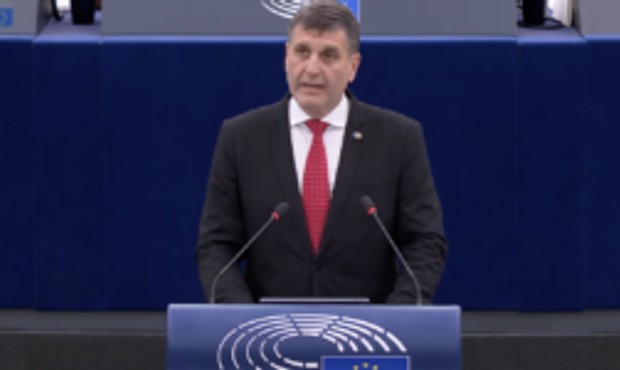 Branislav Ondruš: Zatvárajme fabriky doma, otvárame nové v Mexiku!