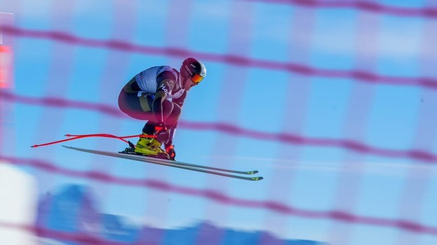 Zjazdár Lehto leží po páde na JIS