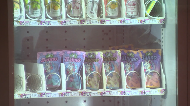 Nové návykové látky z automatov končia v rukách detí. Nemocnice a rodičia bijú na poplach