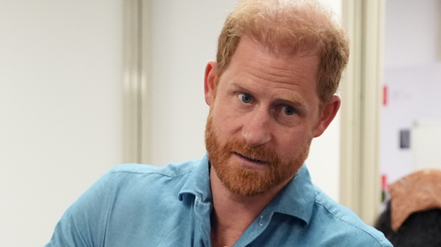 Sotva prišiel Harry do Británie, už aj začal prosíkať! Vybral sa rovno na ministerstvo!