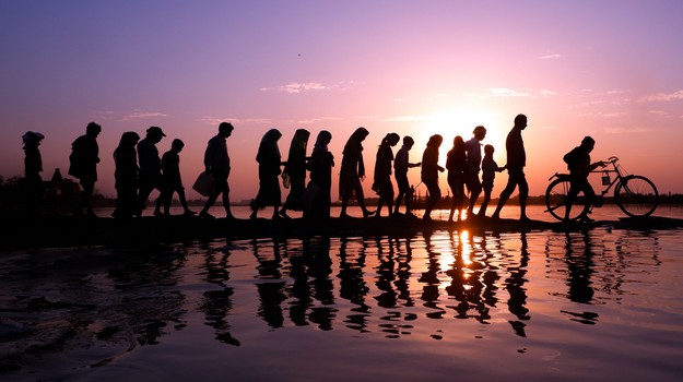 Kultúrne rozdiely či chýbajúci rešpekt? Briti vydali príručku pre migrantov o správaní k ženám, oči otvára aj nám na Slovensku!