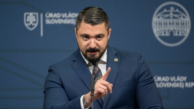 Na šéfa SIS Gašpara sa sťažujú nielen opoziční poslanci, ale aj jeho nespokojní podriadení