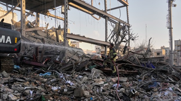 ONLINE: Iránske Revolučné gardy tvrdia, že zasiahli americkú základňu v Bahrajne