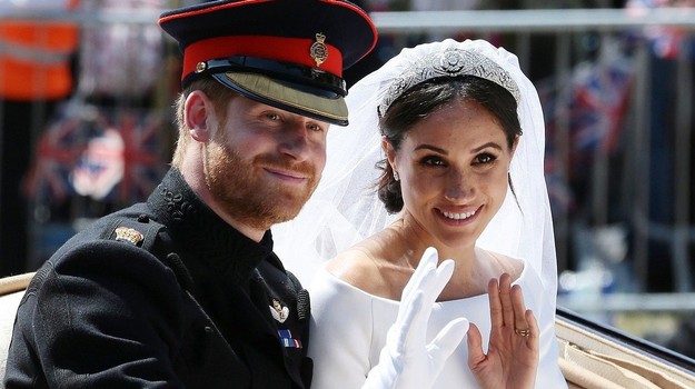 Meghan sa mala pred svadbou pohádať s kráľovnou!