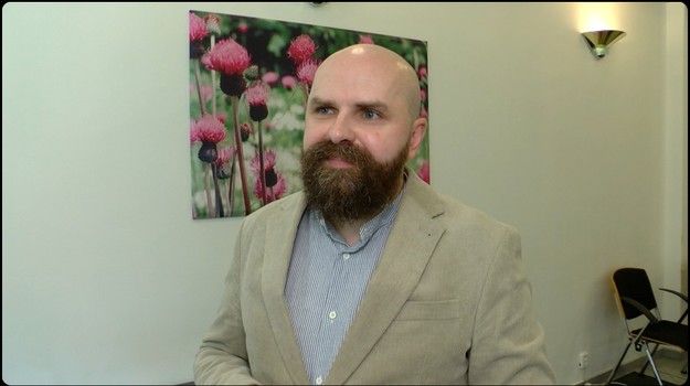 Kto je Erik Forgáč, moderátor talkšou A SME TU, a ako sa dostal k práci s autistami?