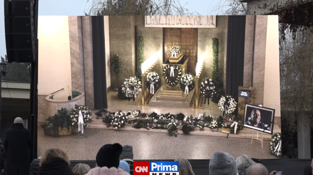 Slzy, potlesk a silné slová! Česko sa lúčilo s Patrikom Hezuckým (†55), Mareš ledva zadržiaval emócie