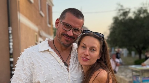 Natália Germani má doma módnu konkurenciu: Pozrite, čo Martin Valihora urobil s obyčajnou bielou košeľou