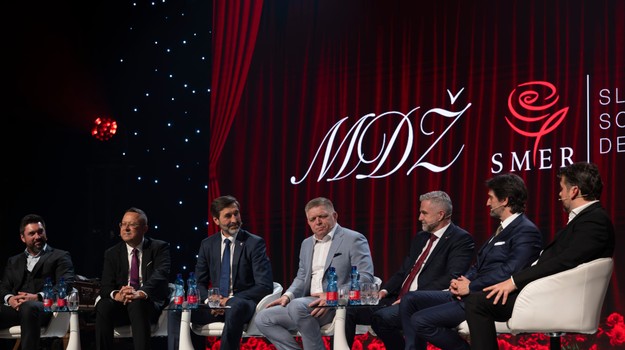 Politológ: Ideologické nálepky strán často nesedia. Smer sa vymyká sociálnej demokracii