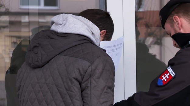 Súd poslal do väzby matku a jej partnera v prípade smrti sedemmesačného dieťaťa