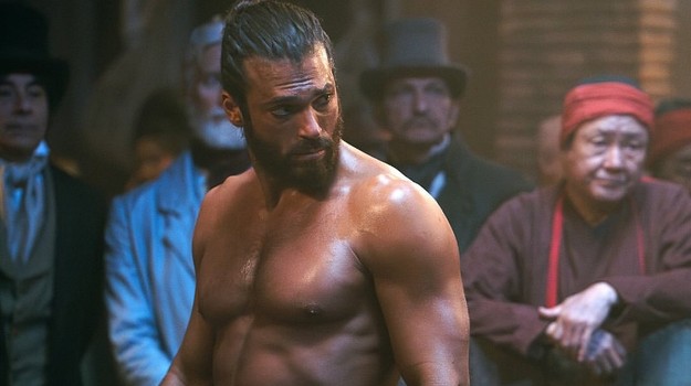 Drsnejší, rýchlejší a viac sexy! Z hviezdy tureckých telenoviel je nový Sandokan