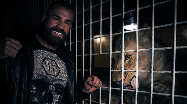 Úrady odobrali zápasníkovi Vémolovi levicu Elsu. Premiestnia ju do ZOO Liberec