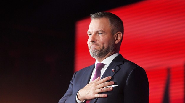 Pellegrini je pripravený prijať Kmecovu demisiu, čaká na informáciu o nástupcovi