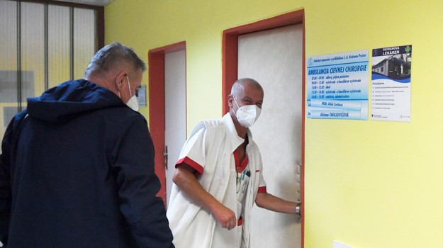 Špecialistov je málo a ambulancie nestíhajú. Návrh ombudsmana vyvolal reakciu lekárov