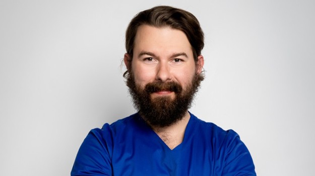 Richard AUTNER sa ukázal takmer nahý aj s otcom: POZRITE sa po kom podedil šarm!