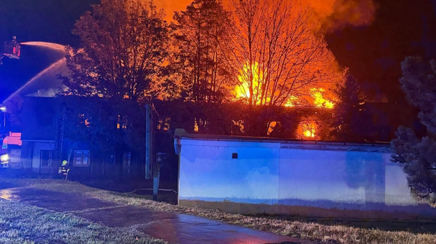 Nočný požiar v Košiciach: Plamene pohltili opustenú budovu