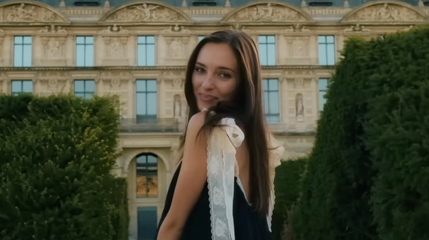 V Gottovej klipoch to graduje V najnovšom je mega sexi, len v spodnej bielizni!
