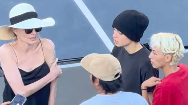 Angelina to kruto schytala! Je úplne odtrhnutá od reality, myslia si mnohí pre TIETO zábery!