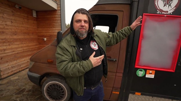 Kuchár JURAJ v Bez servítky šokuje hneď prvý deň: SVIEČKOVÚ spravil ako jedlo do RUKY!